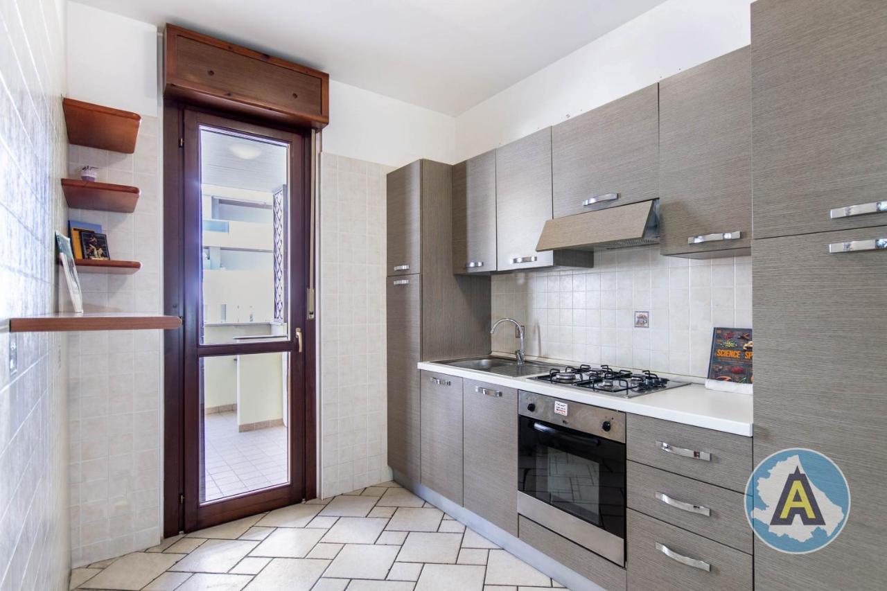 Luminoso A Due Passi Dal Mare 51A Apartment Montesilvano Bagian luar foto